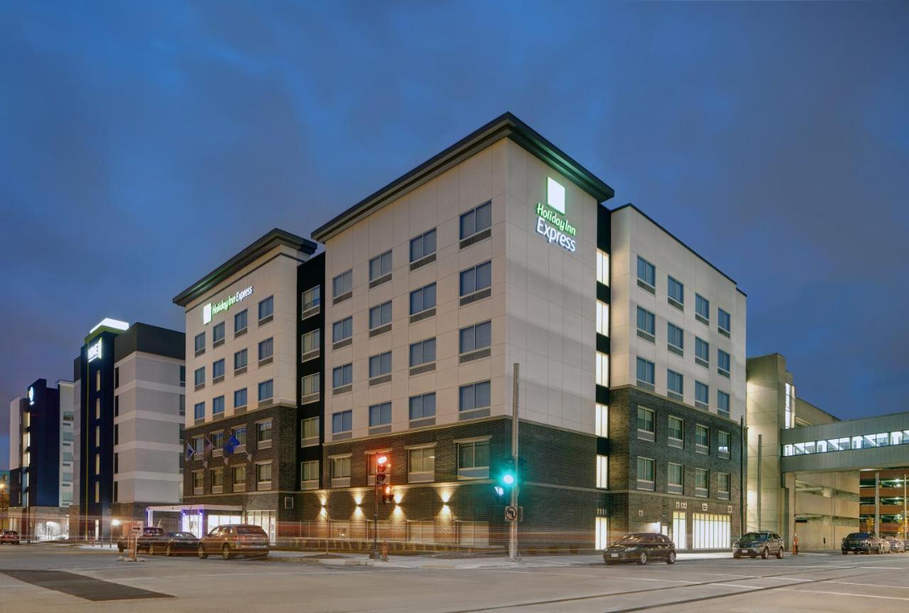 Holiday Inn Express - Milwaukee Downtown By Ihg Exterior foto